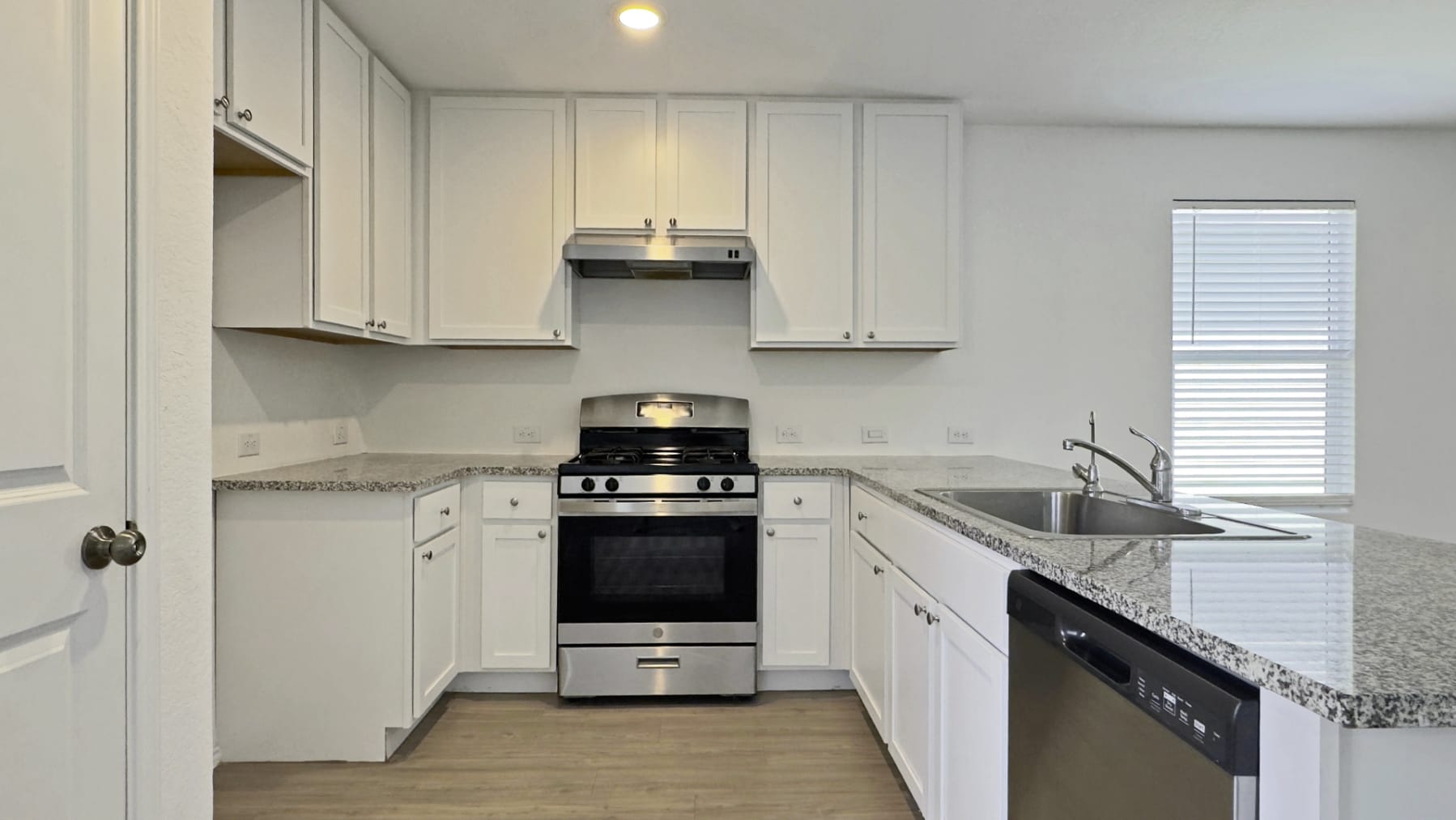 Building Photo - 13930 Wool Pk