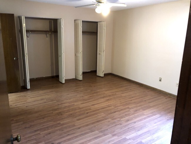Building Photo - 265 Pam Ln SW