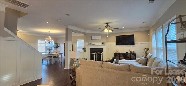 Building Photo - 2120 Maple Tree Ct