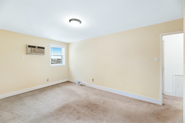 Building Photo - 12450 Knights Rd