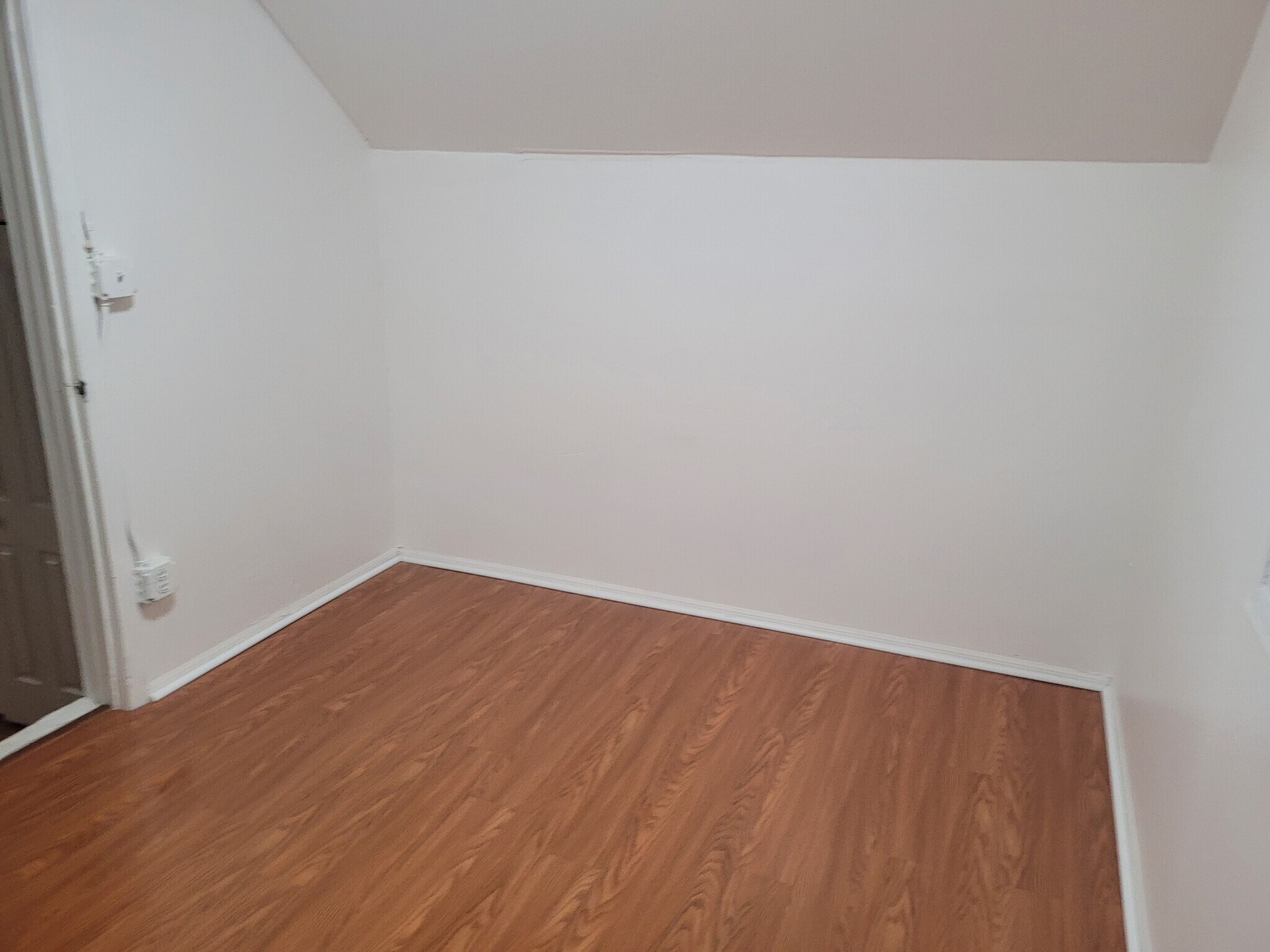 2nd bdrm - 76 Bedford St