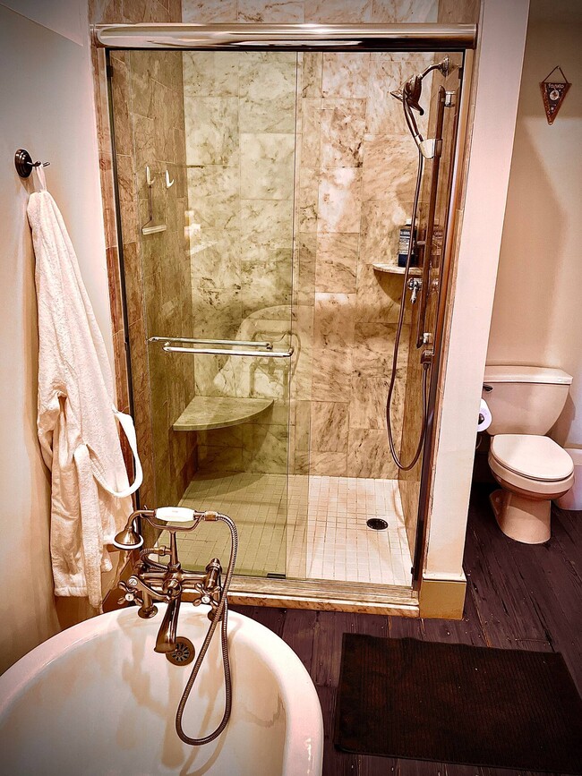 Building Photo - 34 N Front St