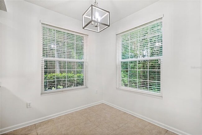 Building Photo - 852 Lantern Way