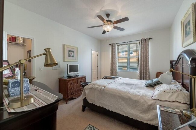 Building Photo - 366 Chelsea Dr