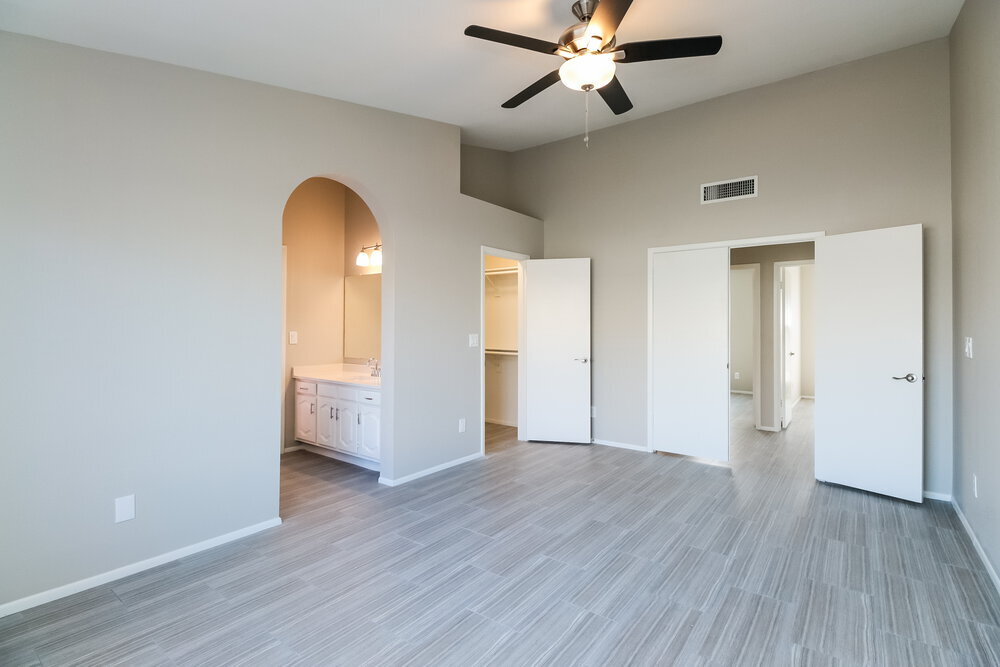 Building Photo - 8014 W Aster Dr