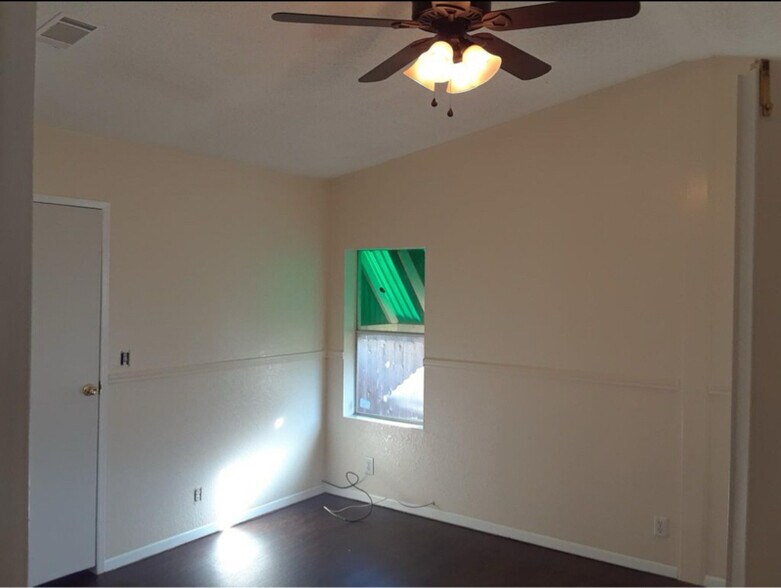 Building Photo - 970 Qappuella Dr