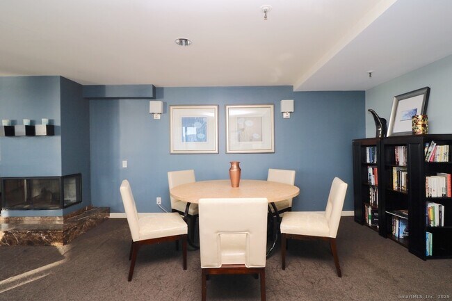 Building Photo - 25 Forest St