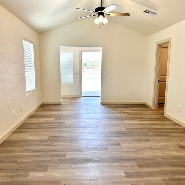Building Photo - Brand New Build Located In Elm Meadows!