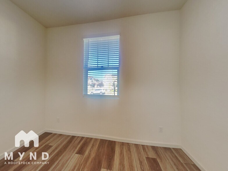 Building Photo - 7942 Pitcher St