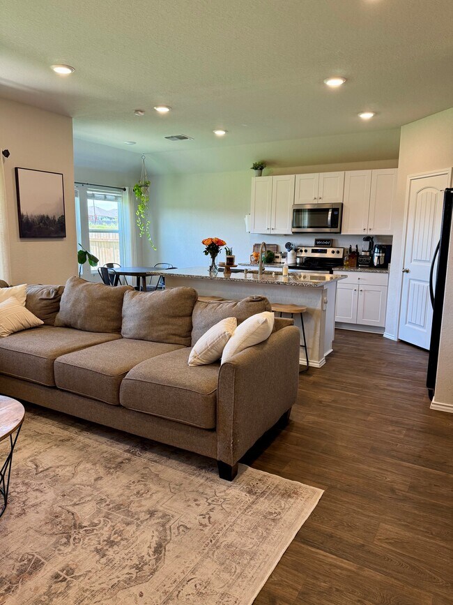 Building Photo - 541 Chaco Lp