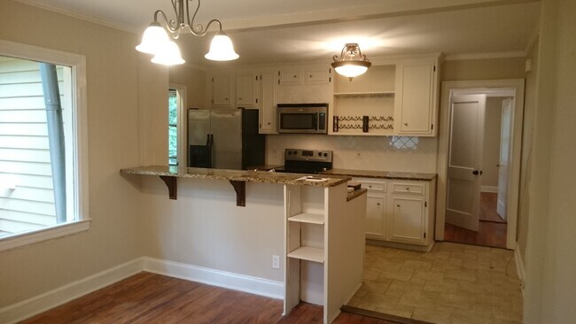 Building Photo - 2291 Kingsley Dr