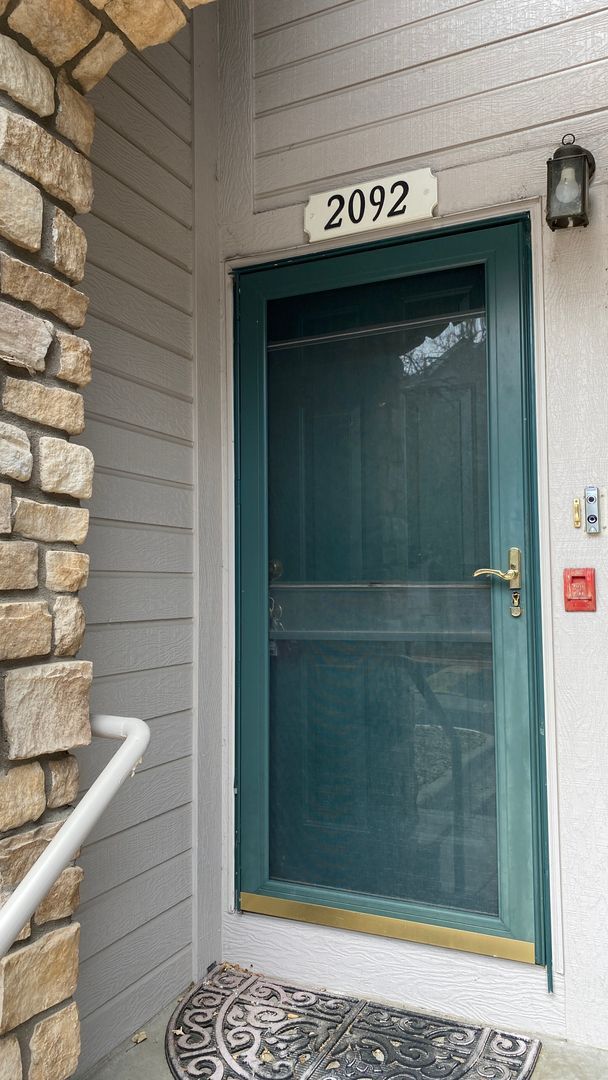 Building Photo - HUGE 2 Bedroom 3 Bathroom Condo in Southeast Denver