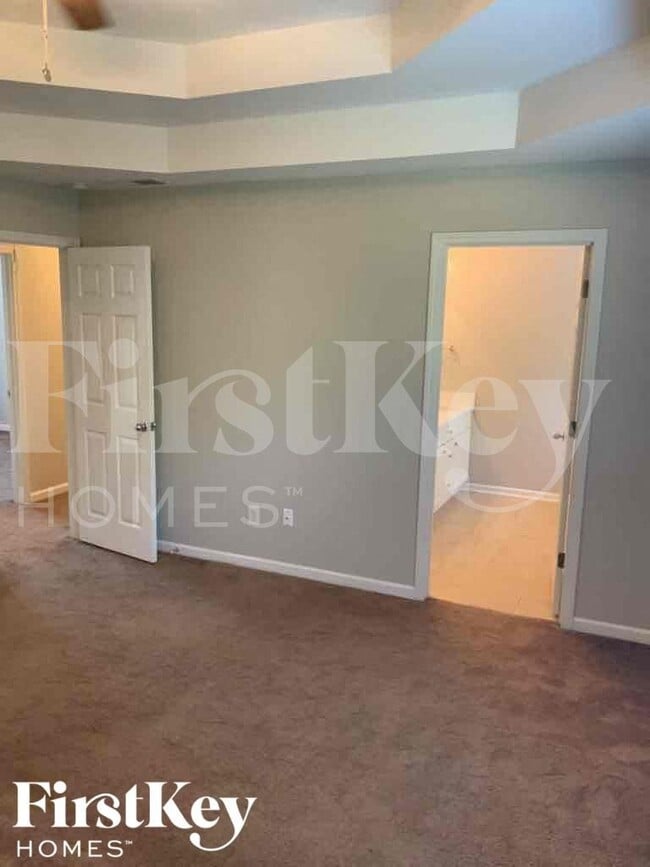 Building Photo - 1253 Waymar Ct SW