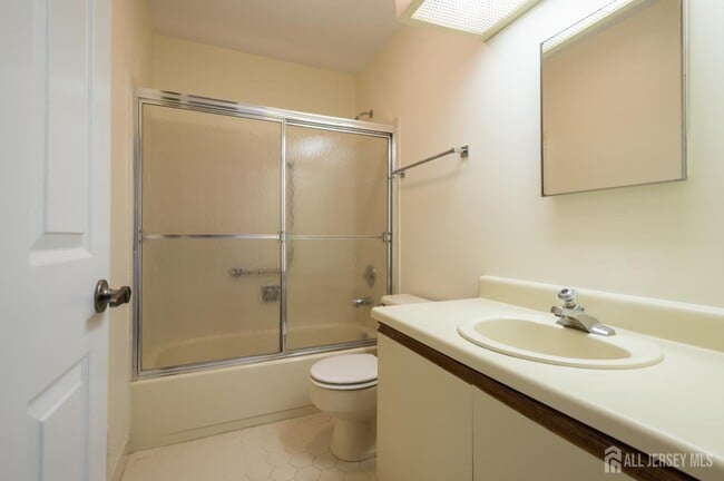 Building Photo - 122 Concordia Cir