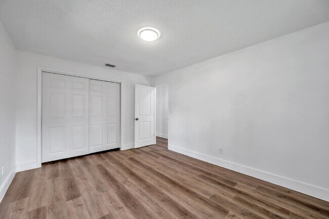 Building Photo - BEAUTIFULLY RENOVATED 2 BEDROOM, 1 BATH HO...