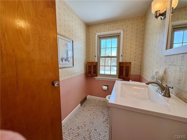 Building Photo - 5291 Abbe Dr