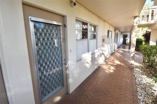 Building Photo - 4301 Martinique Cir