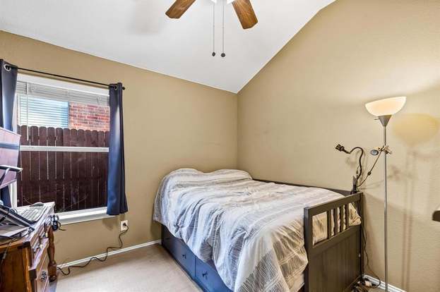 Building Photo - 1055 Port Sullivan Dr