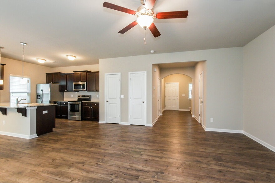 Building Photo - 1130 Rankin Oaks St