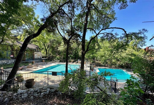 Building Photo - 4711 Spicewood Springs Rd
