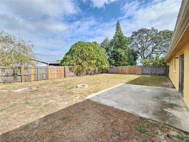 Building Photo - 7825 Sagebrush Dr