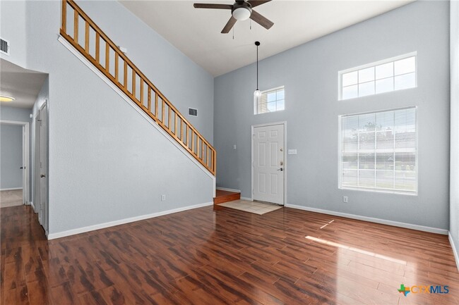 Building Photo - 2909 Lantana Dr