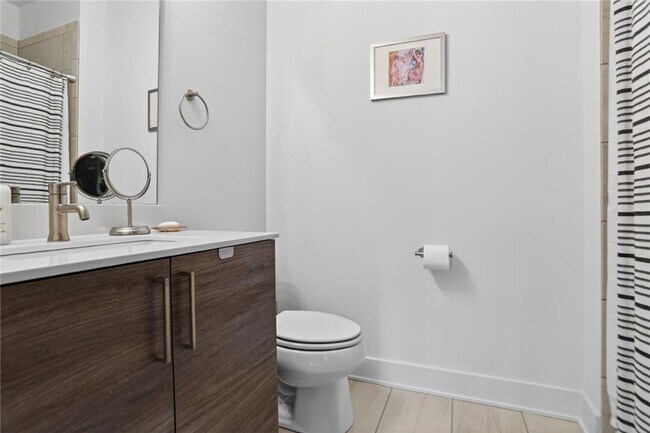 Building Photo - 1214 Chelsea Cir NW