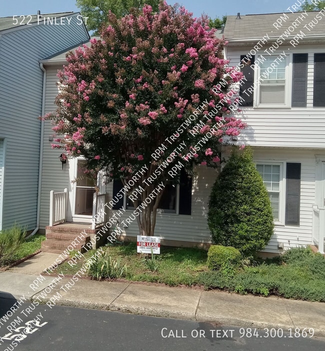Building Photo - 522 Finley St
