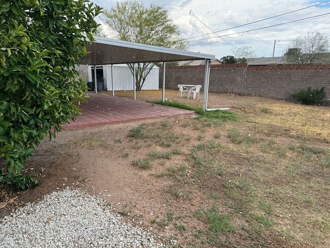 Building Photo - 6558 E Koralee Dr