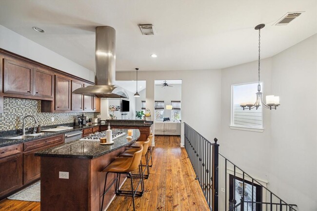 Building Photo - 420 W Saulnier St