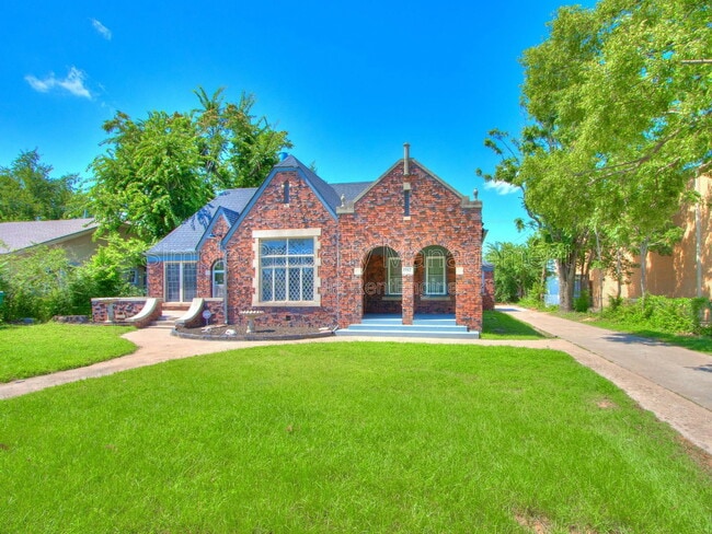 Building Photo - 2529 NW 16th St