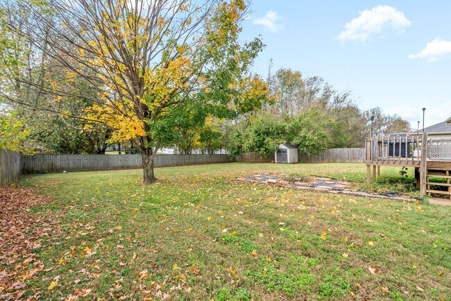 Building Photo - Move-In Ready - Pet Friendly!