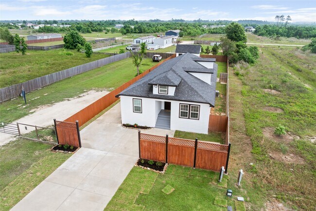Building Photo - 1244 Rd 5705