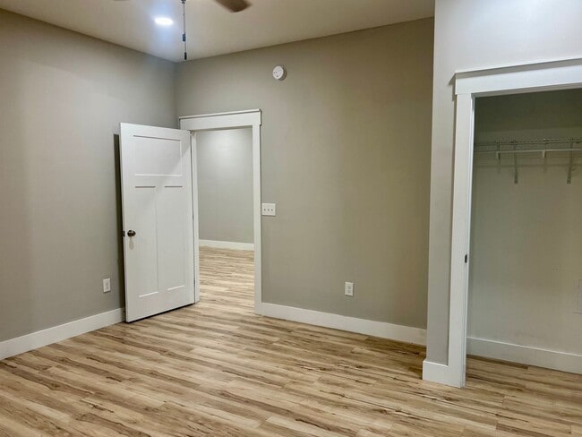 Building Photo - Beautiful home 3 minutes from ETSU!