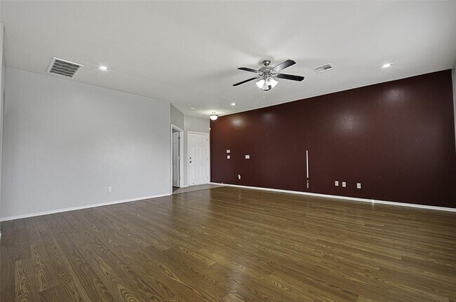 Building Photo - 5924 SE 66th St