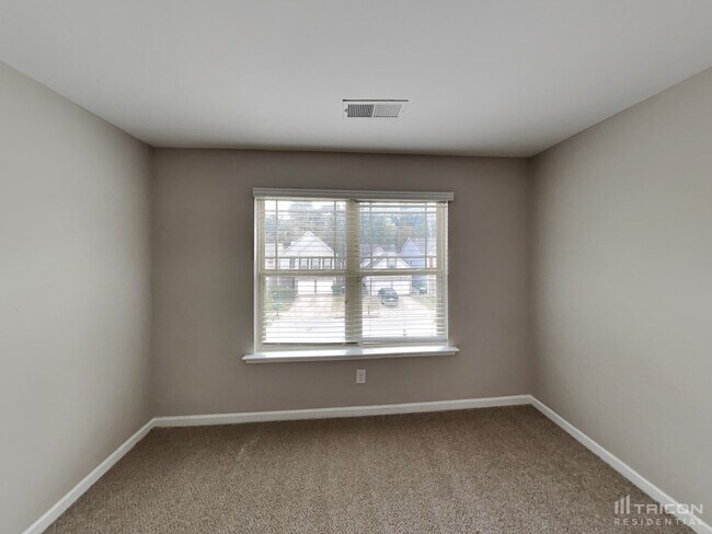Building Photo - 147 Southwind Ln
