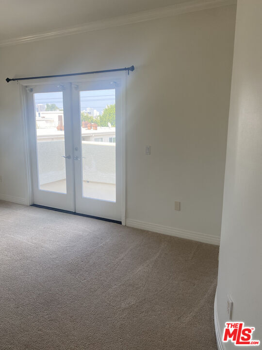 Building Photo - 1862 S Bentley Ave