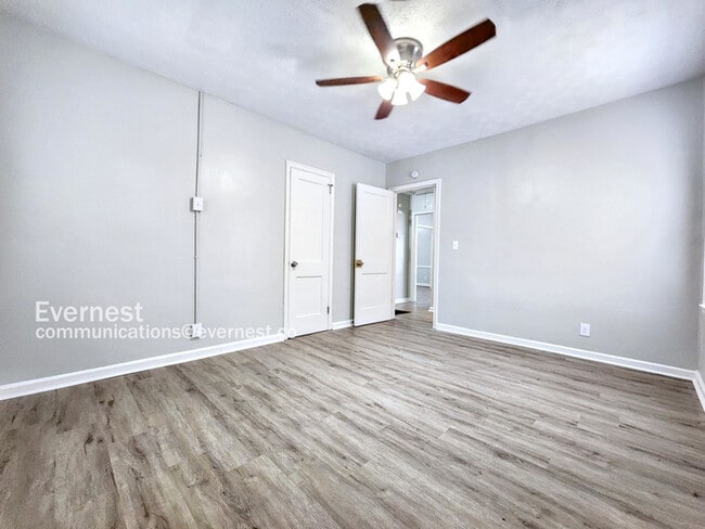Building Photo - 1292 Beecher St SW