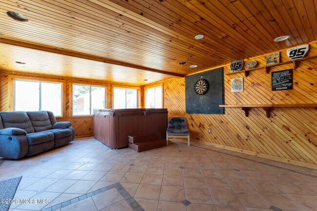 Building Photo - 406 Lawrence Dr