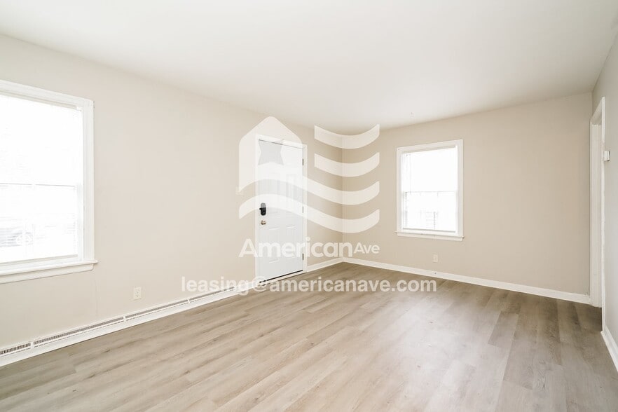 Building Photo - 1610 N Johnson St