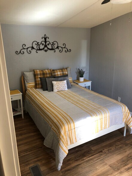 #2 Bedroom - 419 Kings Dr