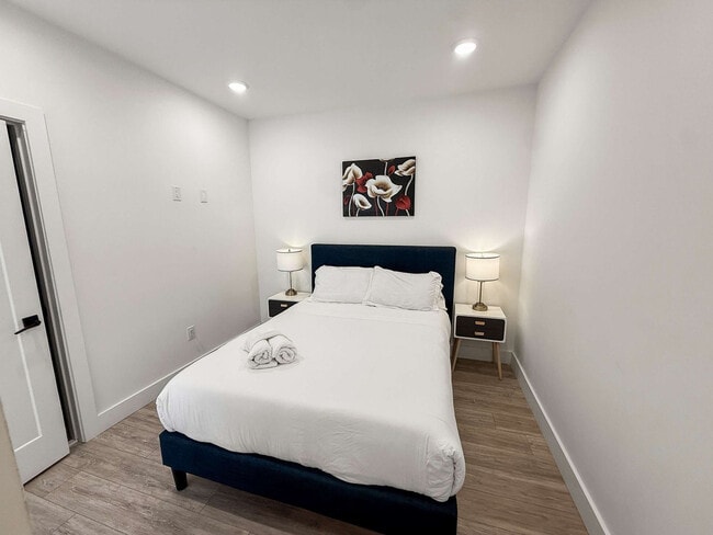 Building Photo - 2400 E Huntingdon St