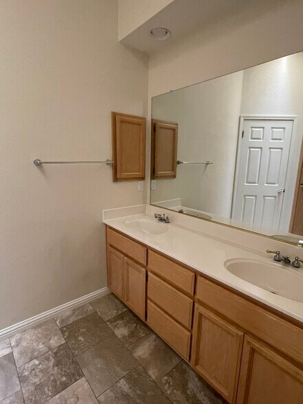 Building Photo - 4317 Escambia Ct