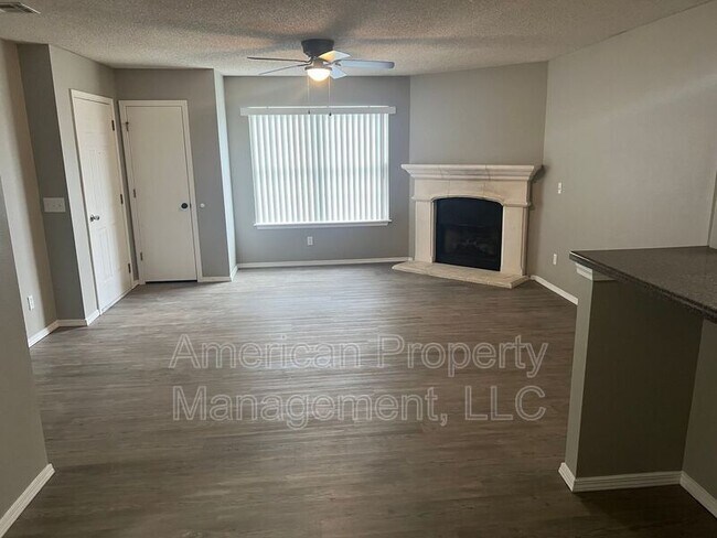 Building Photo - 4712 NE Wisconsin St