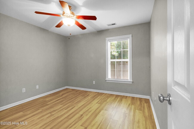Building Photo - 124 Crooked Run Dr