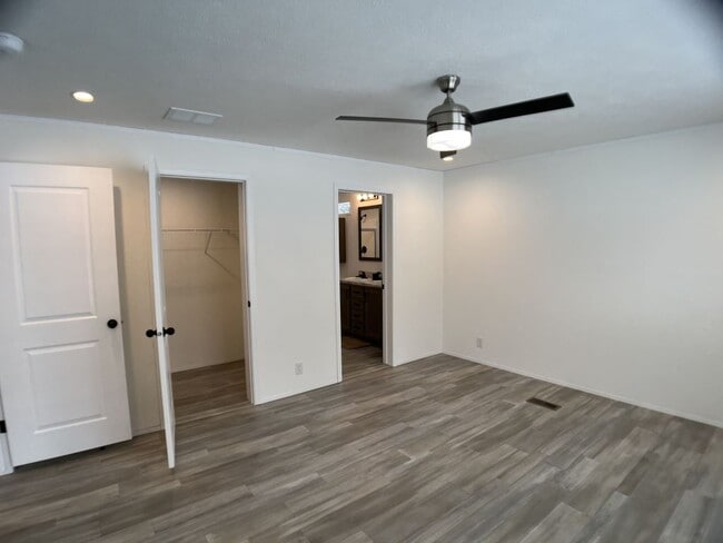 Building Photo - 7155 126th St W