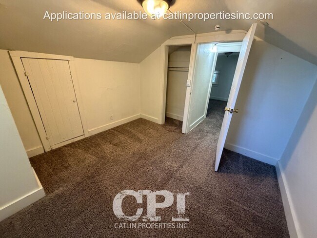 Building Photo - MOVE IN SPECIAL -  1/2 FIRST MONTHS RENT!!
