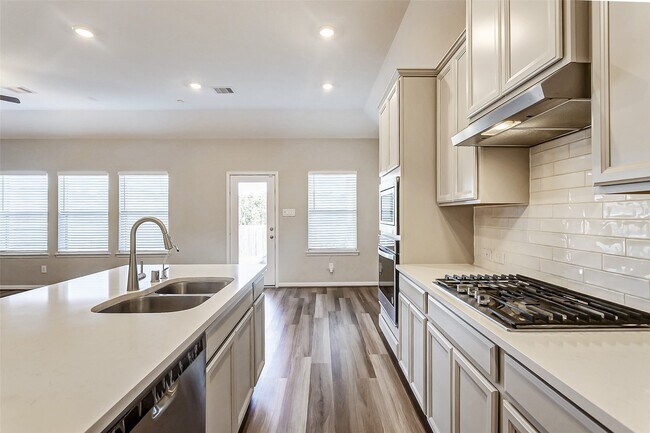 Building Photo - 2165 Woodland Pine Dr