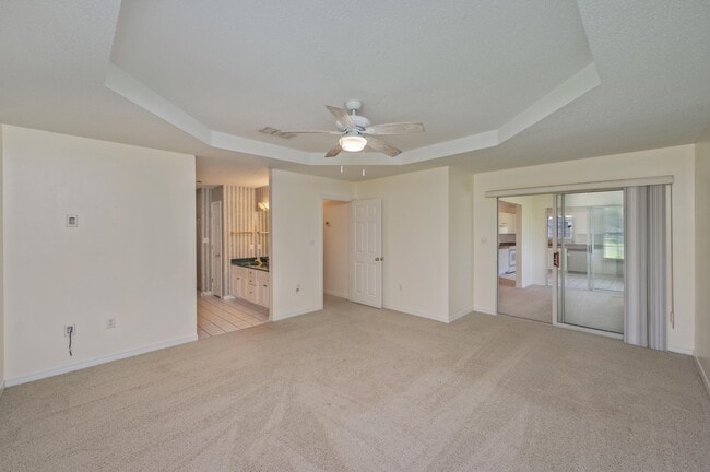 Building Photo - 437 S Shore Dr
