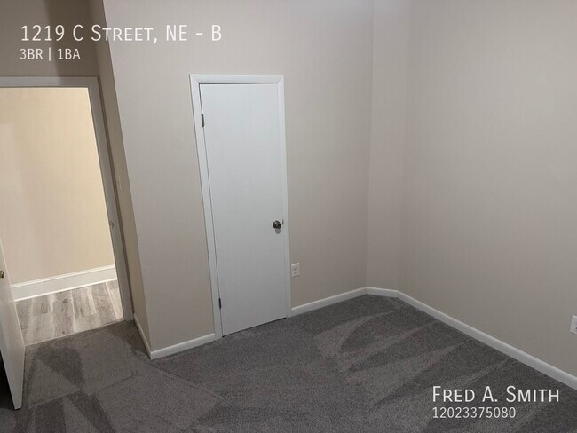 Building Photo - 1219 C St NE